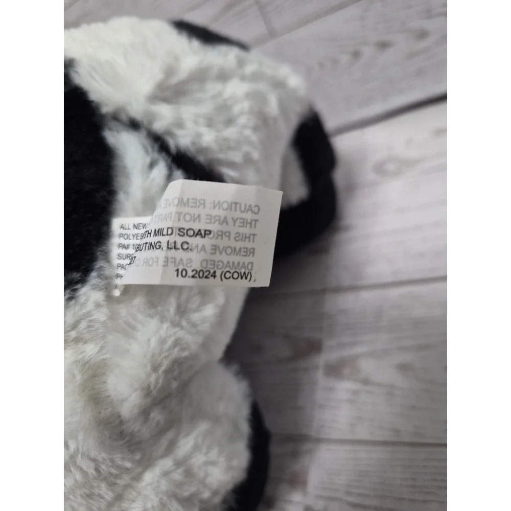 The Unbranded Brand charm cow